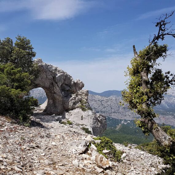 sardinia-unknown-supramonte-dorgali-arco-suttaterra