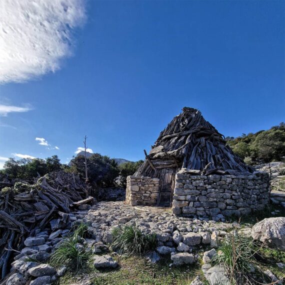 cuile-sos-mojos-dorgali-supramonte-trekking