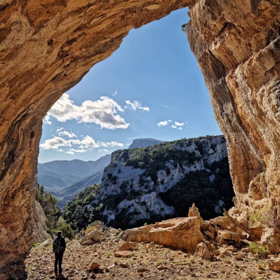 grotta-su-crou-dorgali-barbagia-supramonte-trekking-valle-oddoene