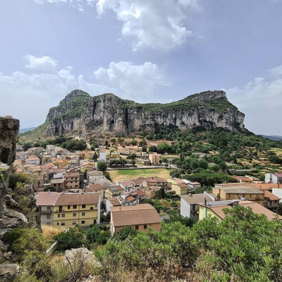 ulassai-cenge-walking-in-sardinia-ogliastra-tacchi